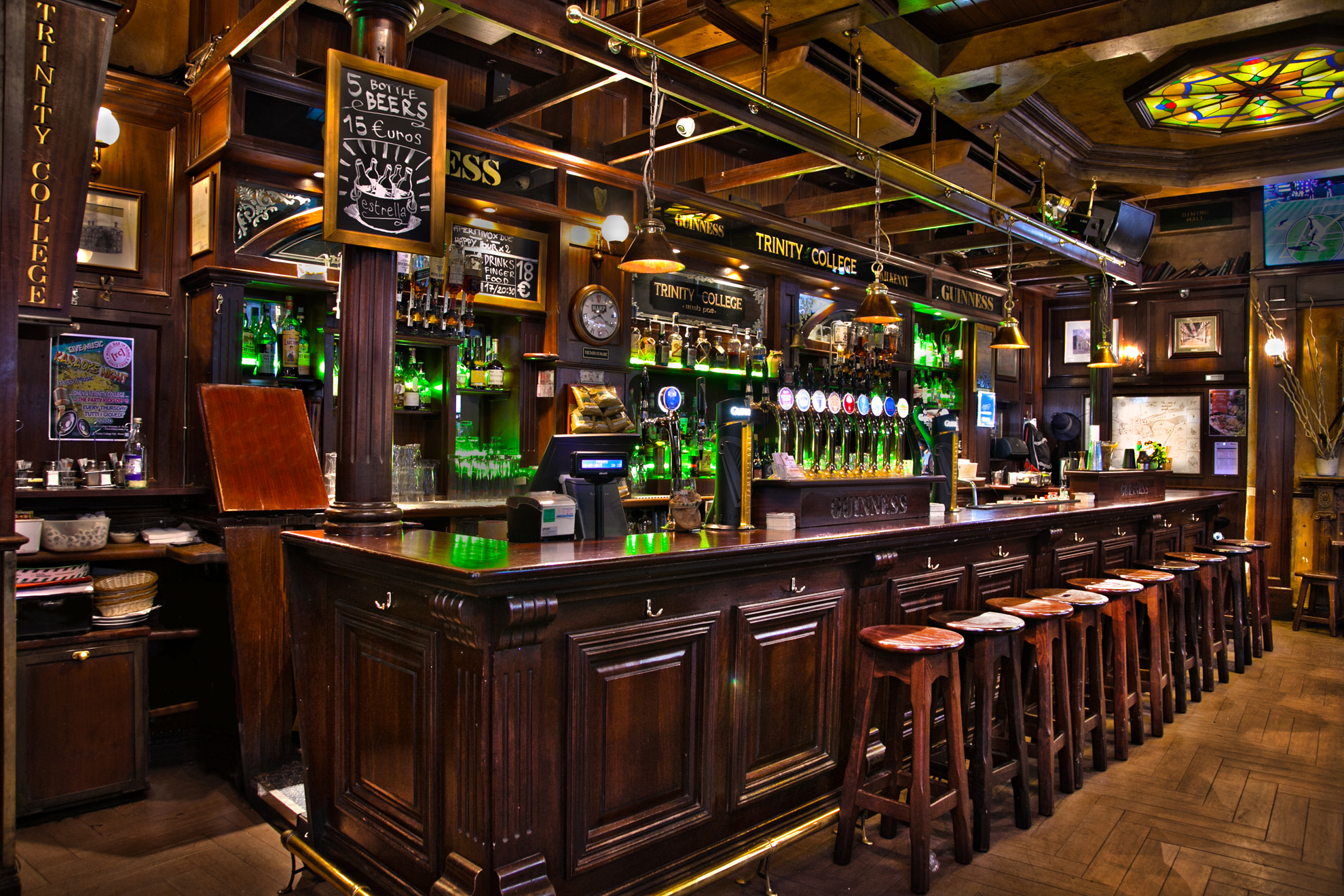 Host pub. Тринити Айриш паб. ,Trinity Trinity Irish pub. Ирландский бар. Ирландский паб Дублин Казань.